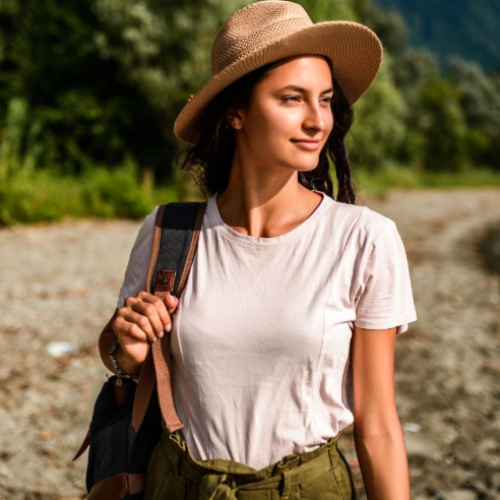 9 Honest Comparisons Between eSIM Plans for Europe and the USA That Travelers Overlook in 2026